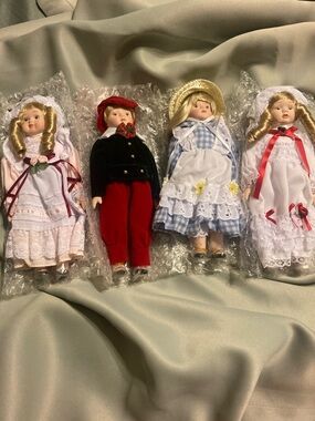 New Lot Of Four Vintage 80’s Porcelain Dolls 8 Inches Peabody & Wright Plus Avon